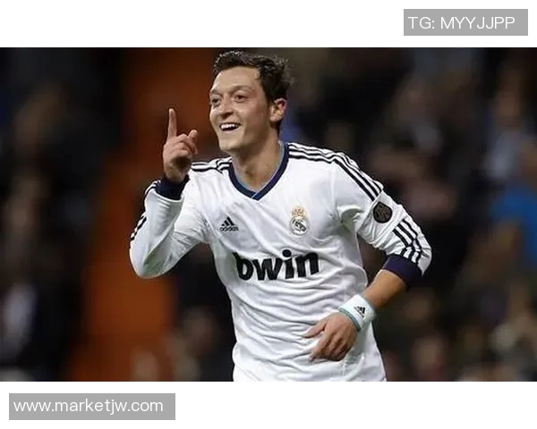 巴塞罗那宣布签下巴黎中场厄齐尔或将加盟皇家马德里