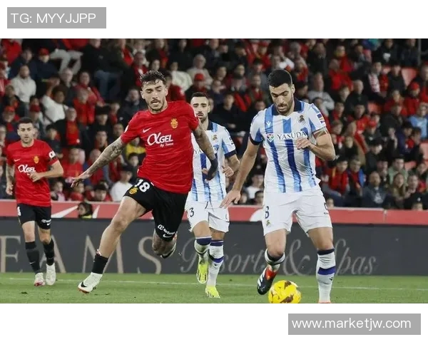 格拉纳达客场绝杀皇家社会，惊险保持联赛不败纪录